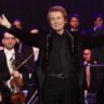 a pocos dias raphael llegara al movistar arena con su velada sinfonica resinphonico raphael