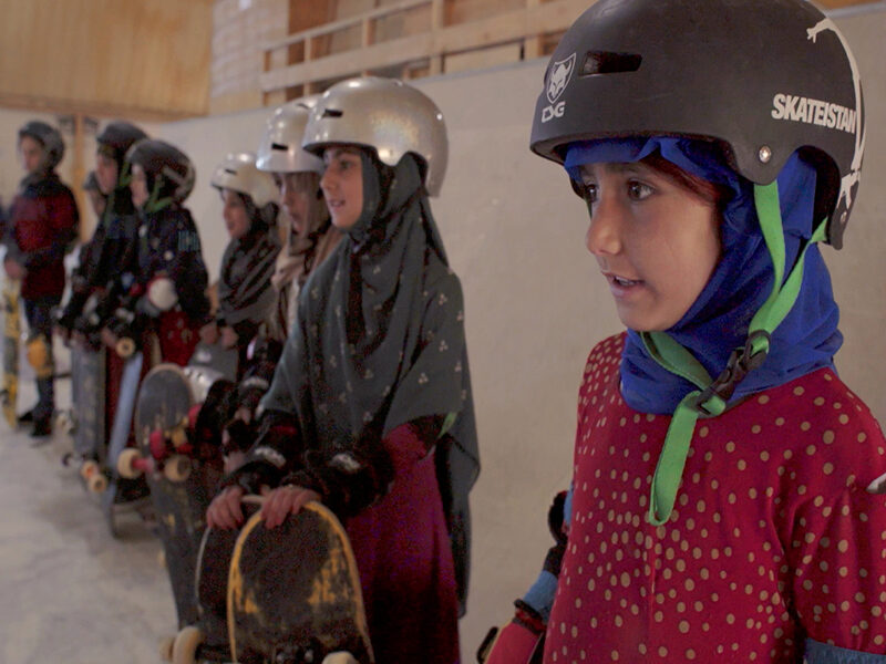 aprendiendo a patinar en zona de guerra documental sobre las ninas de afganistan skateistan 1