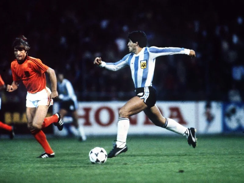 el bueno el malo y el diego history recuerda al 10 diego armando maradona footballs greatest moments bring me the head of diego maradona rex z 3118358a