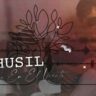 el cantautor peruano husil presenta polvo en el viento husil 3