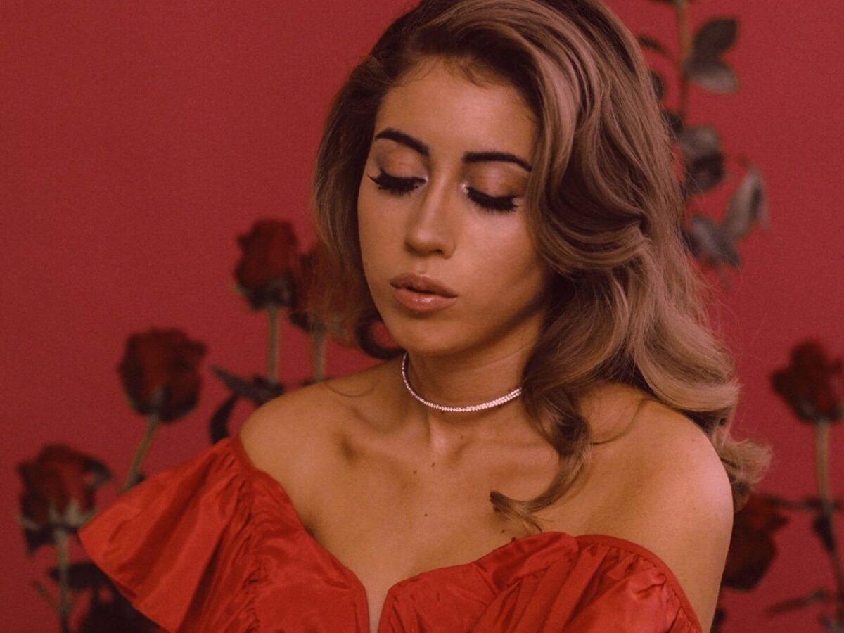 kali uchis interpreto telepatia en the tonight show starring jimmy fallon c4aa430e2c1e2882a2f8e05c08a3d1dc