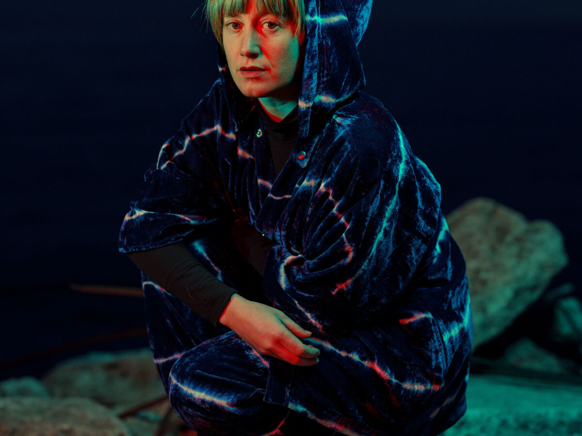 The Weather Station anuncia "How Is It That I Should Look At The Stars" 5 the weather station anuncia how is it that i should look at the stars unnamed 2