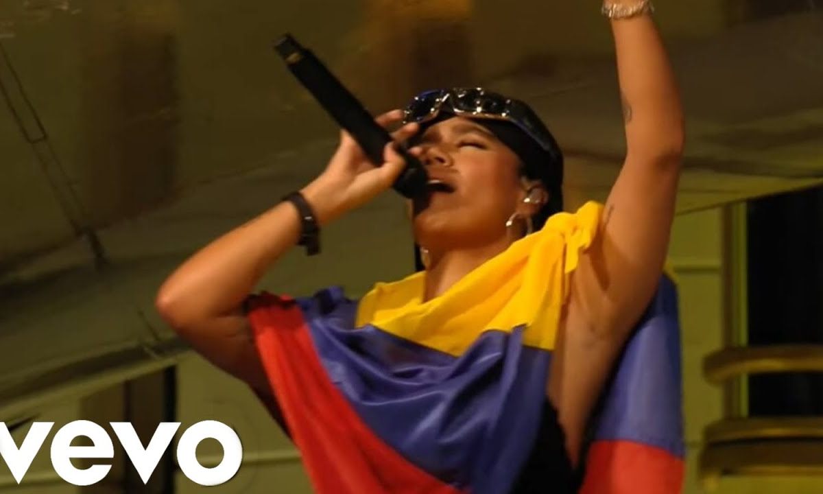 karol g se luce en el tomorrowland junto a dj tiesto maxresdefault 16