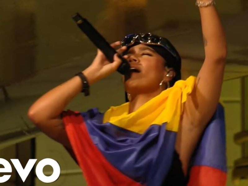 karol g se luce en el tomorrowland junto a dj tiesto maxresdefault 16