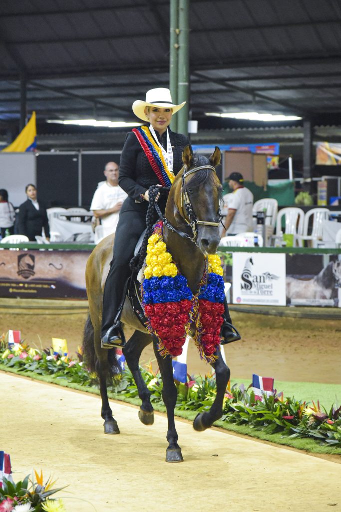 la cantante valeria rico se lleva premio mundial de equitacion unnamed 56