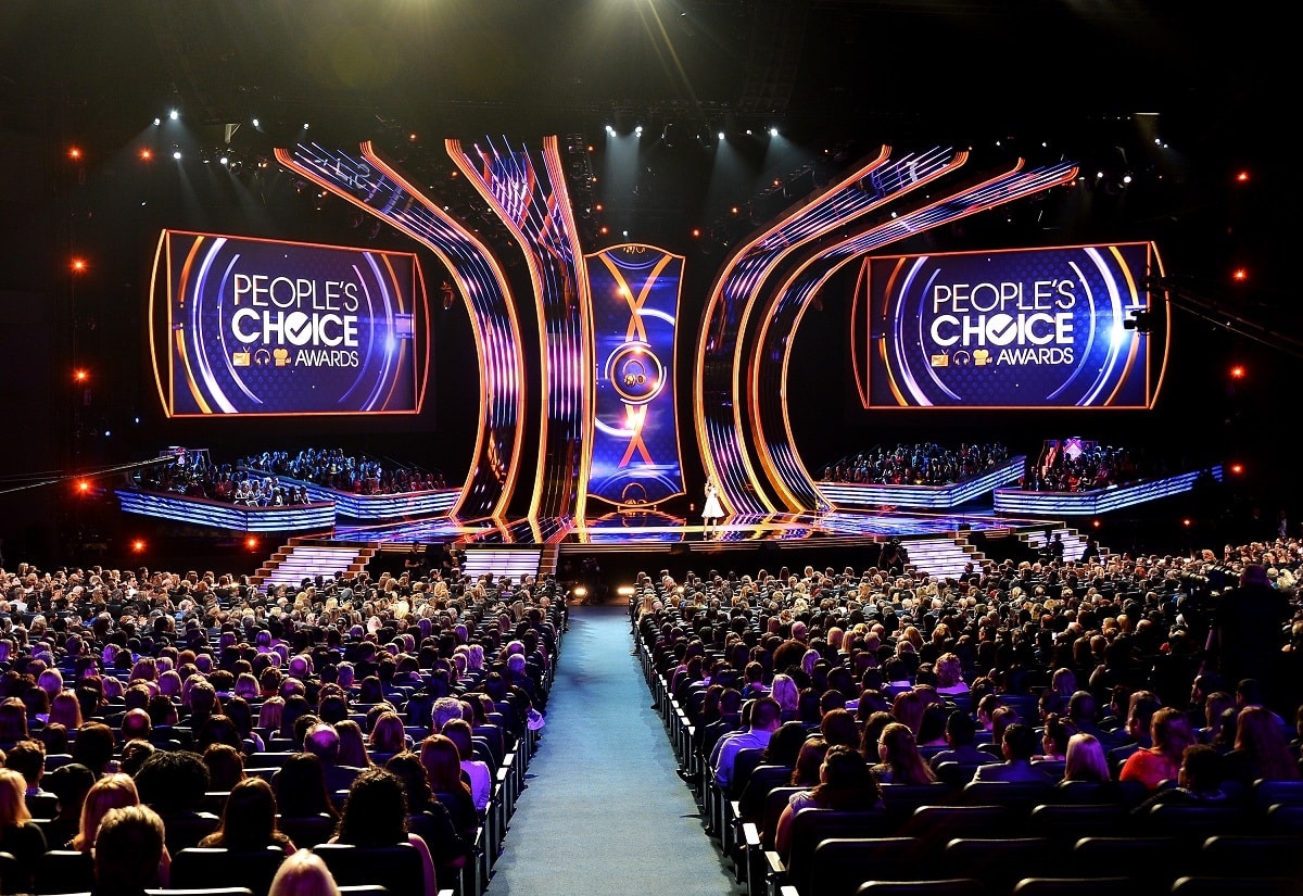conoce a los nominados latinos a los peoples choice awards 2022 people choice awards