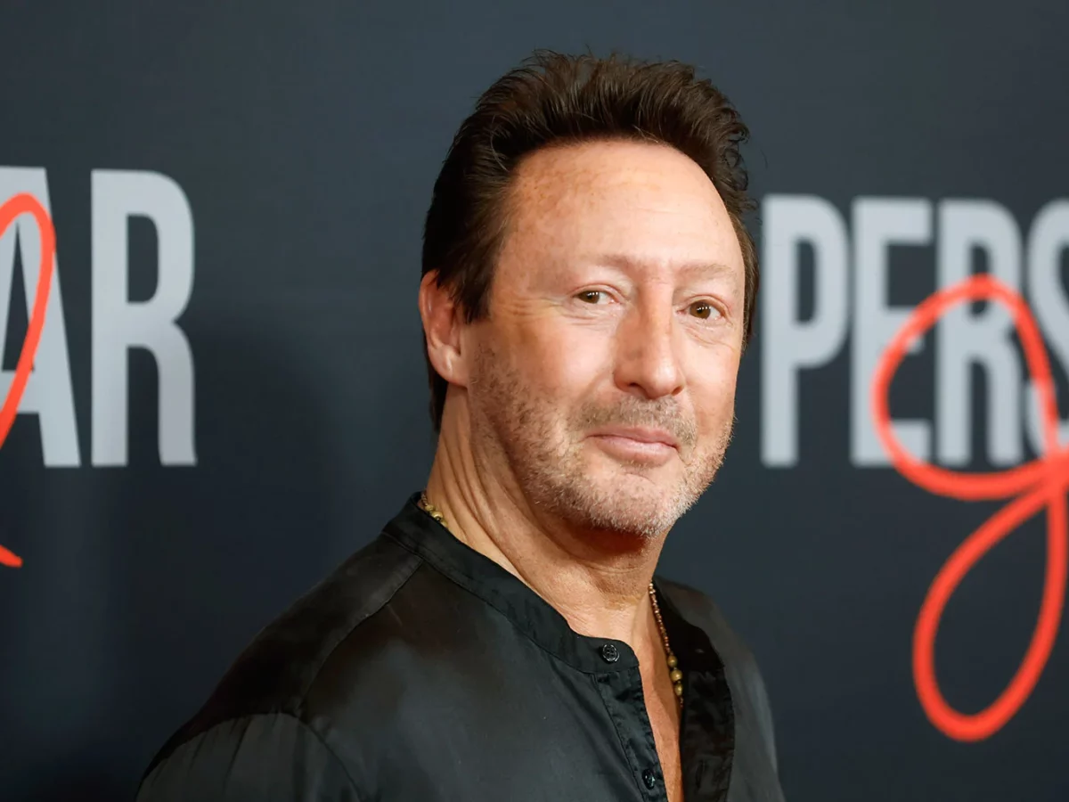 julian lennon estrena videoclip de lucky ones julian lennon 2022 billboard 1548