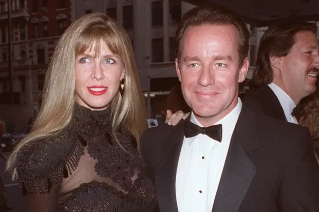 Brynn Omdahl y Phil Hartman