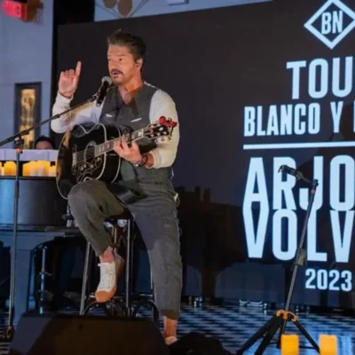 Ricardo Arjona confirma su gira «Blanco & Negro: Volver»