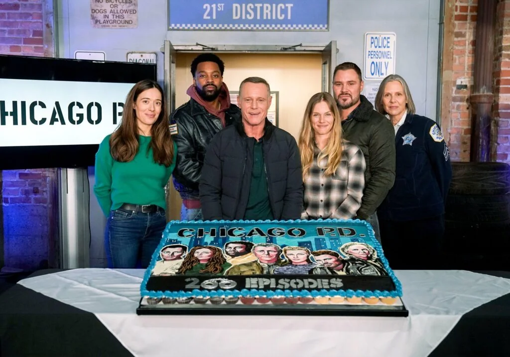 El episodio 200 de "Chicago PD" llega a Universal TV 15 Burgess, Atwater, Voight, Upton, Ruzek en Chicago PD llegan a su episodio 200
