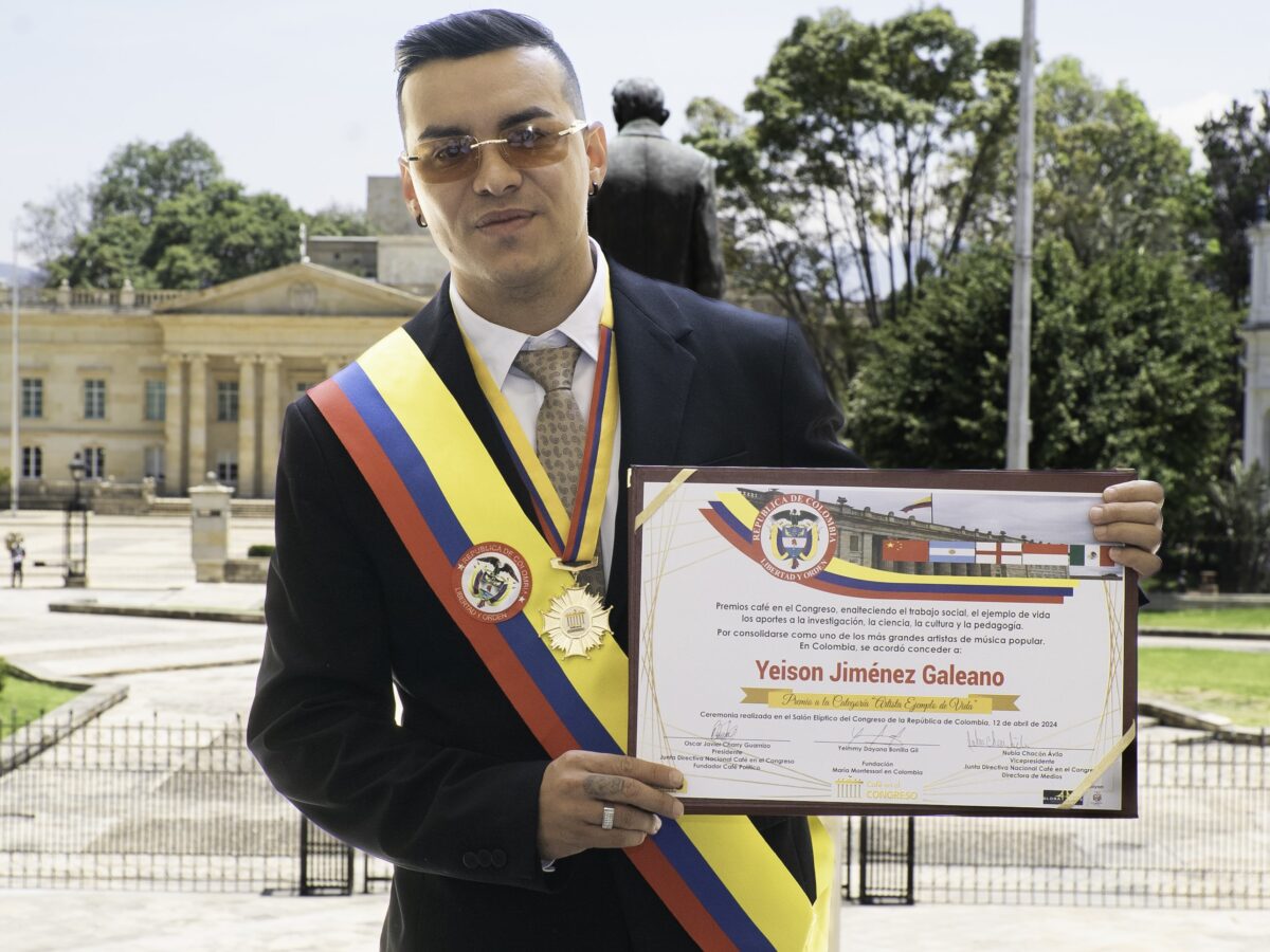 Yeison Jiménez  condecorado en el Congreso de la República como artista ejemplo de vida del Año 2023