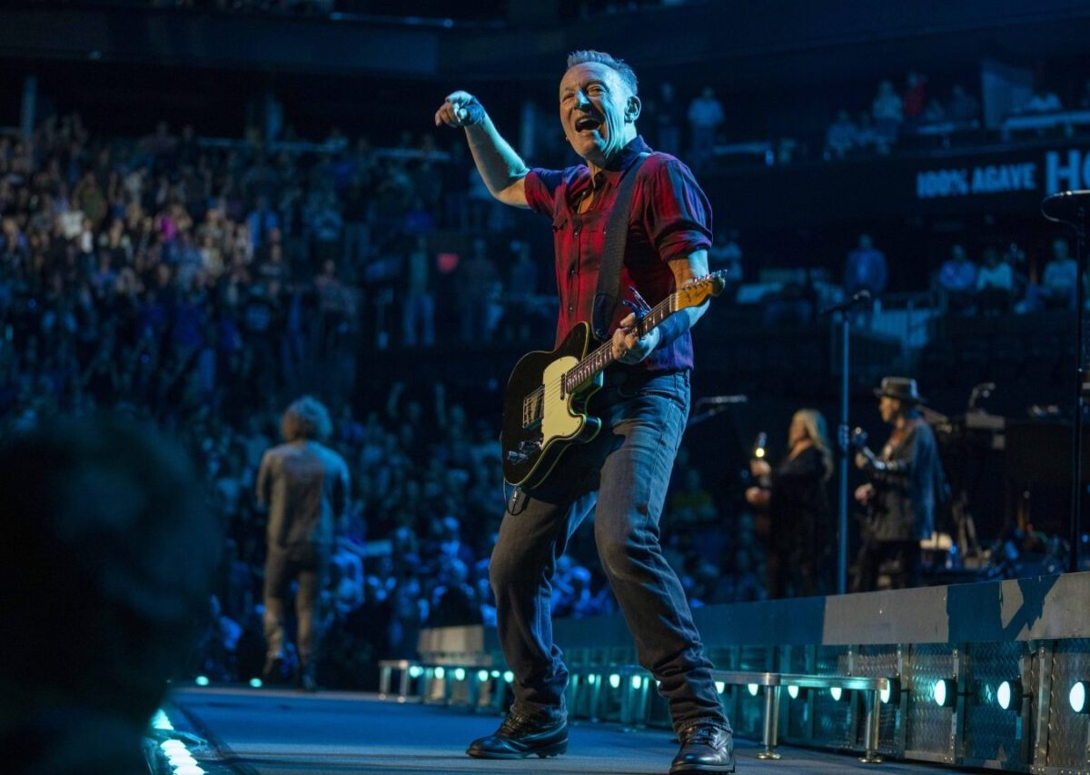 road diary bruce springsteen y la e street band en hulu y disney