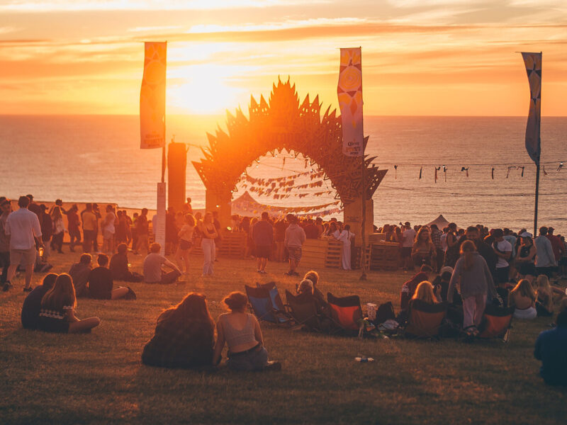 el corona sunsets world tour 2024 ilumina santa marta con una experiencia musical unica