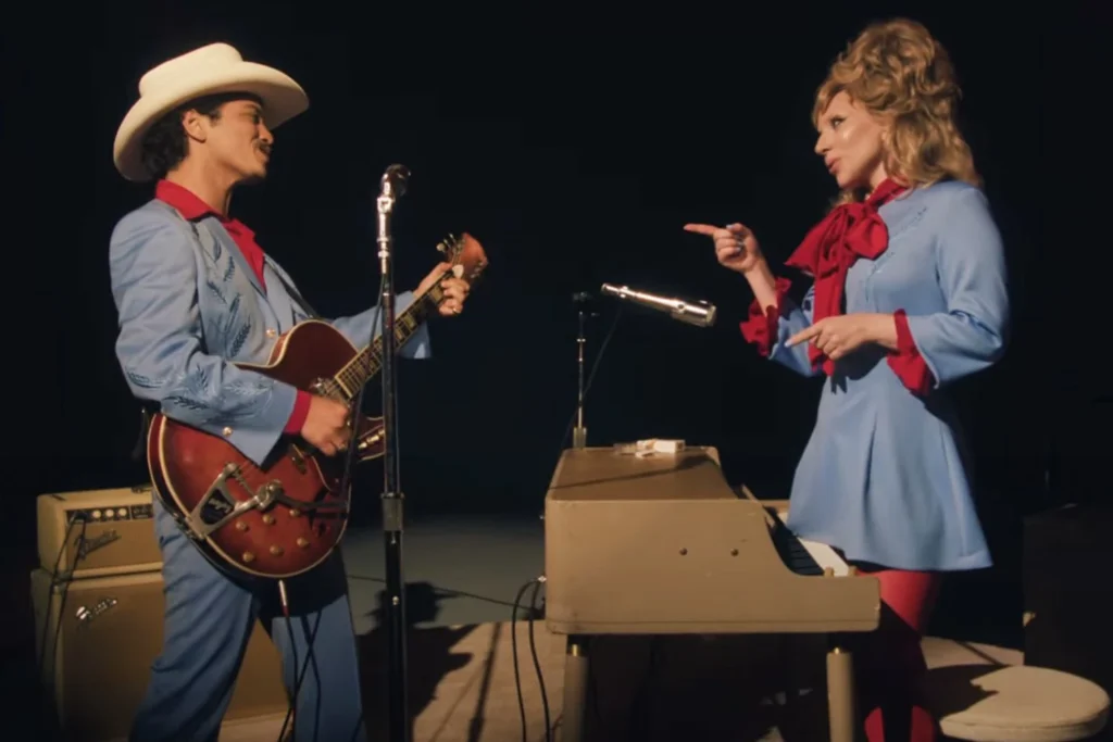 Bruno Mars y Lady Gaga juntos en el video de "Die with a Smile"