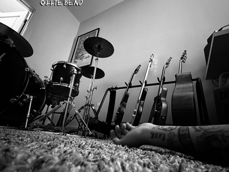ollie bend estrena sweet liar 1