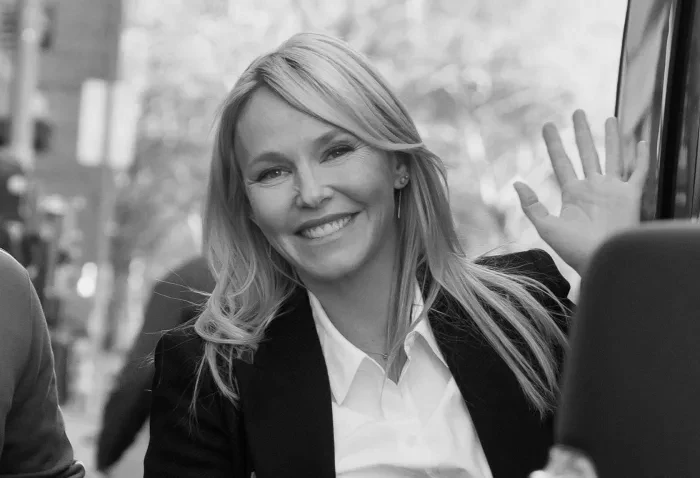 los fans de amanda rollins celebran kelli giddish regresa a law order svu