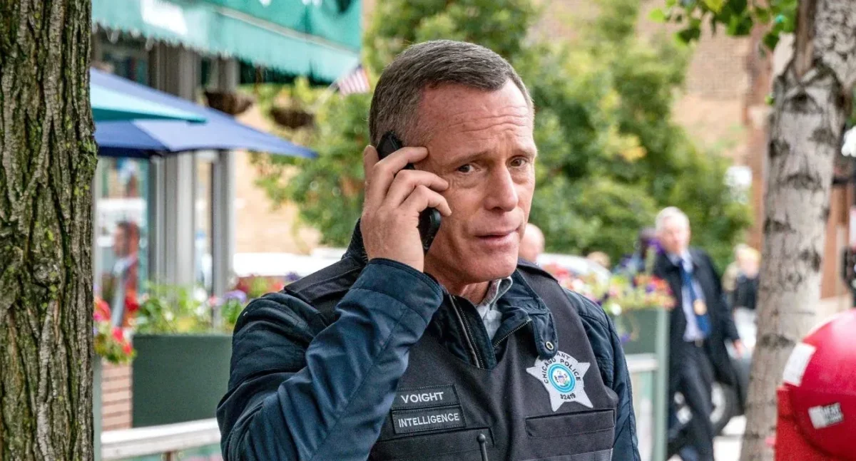 chicago p d sacudido por polemica la furia de hank voight fuera de camaras chicago p d sacudido por polemica la furia de hank voight fuera de camaras