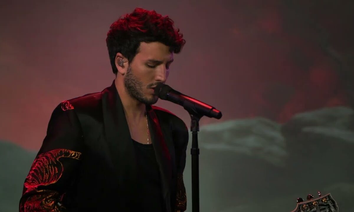 sebastian yatra calienta el verano con su gira entre tanta gente por espana sebastian yatra calienta el verano con su gira entre tanta gente por espana