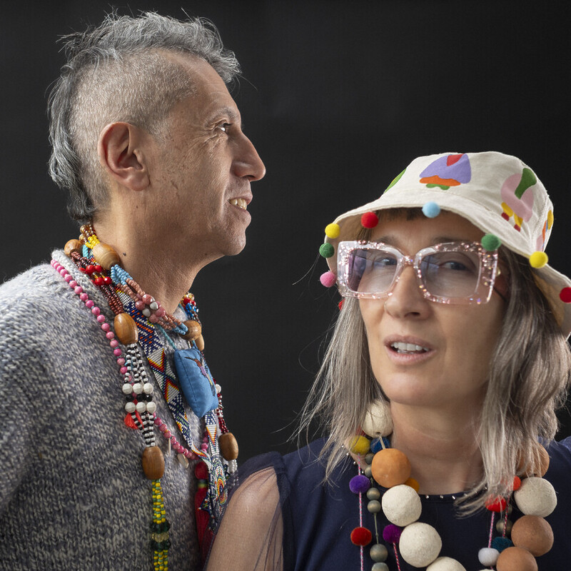 Aterciopelados: un viaje cósmico y genético en el video de «Genes rebeldes»