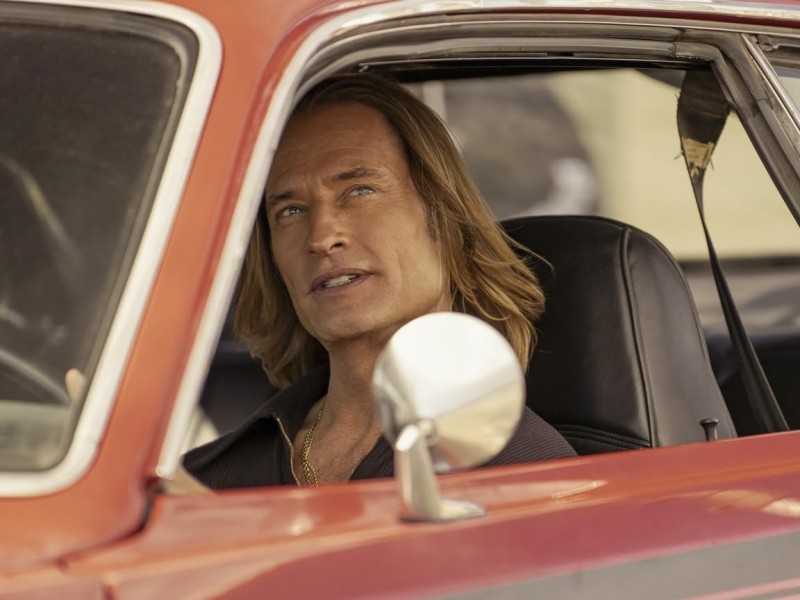 Josh Holloway regresa a la acción con Duster, el drama criminal setentero de HBO Max
