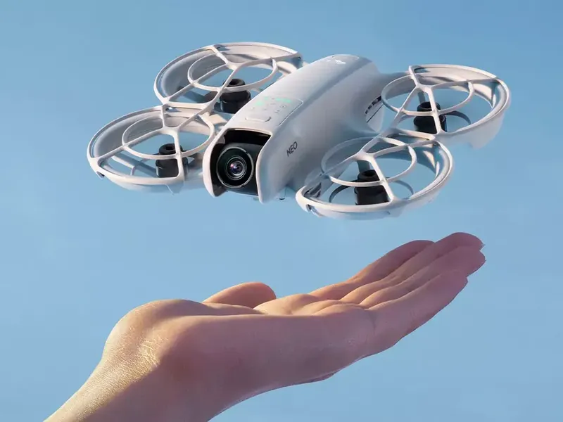 DJI Neo en combo a Precio de Outlet en Amazon: Cámara 4K, Baterías Extras y Diseño para Viajar