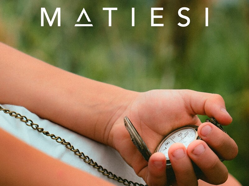 Matiesi lanza ‘Contando las horas’, un himno pop para quienes creen en el reencuentro