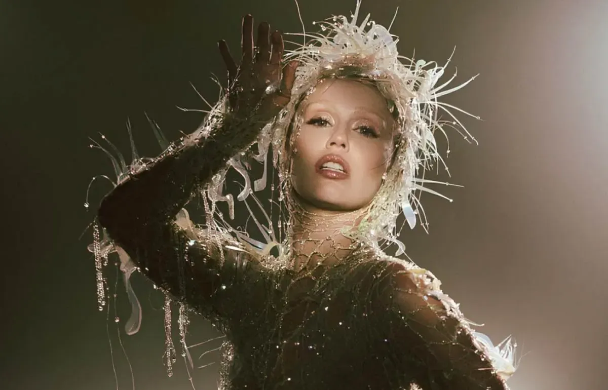 miley cyrus redefine su arte con something beautiful miley cyrus redefine su arte con something beautiful