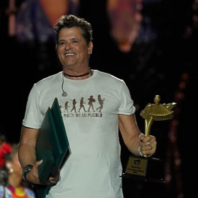 Carlos Vives recibe homenaje en el Festival Francisco El Hombre y triunfa en Tegucigalpa