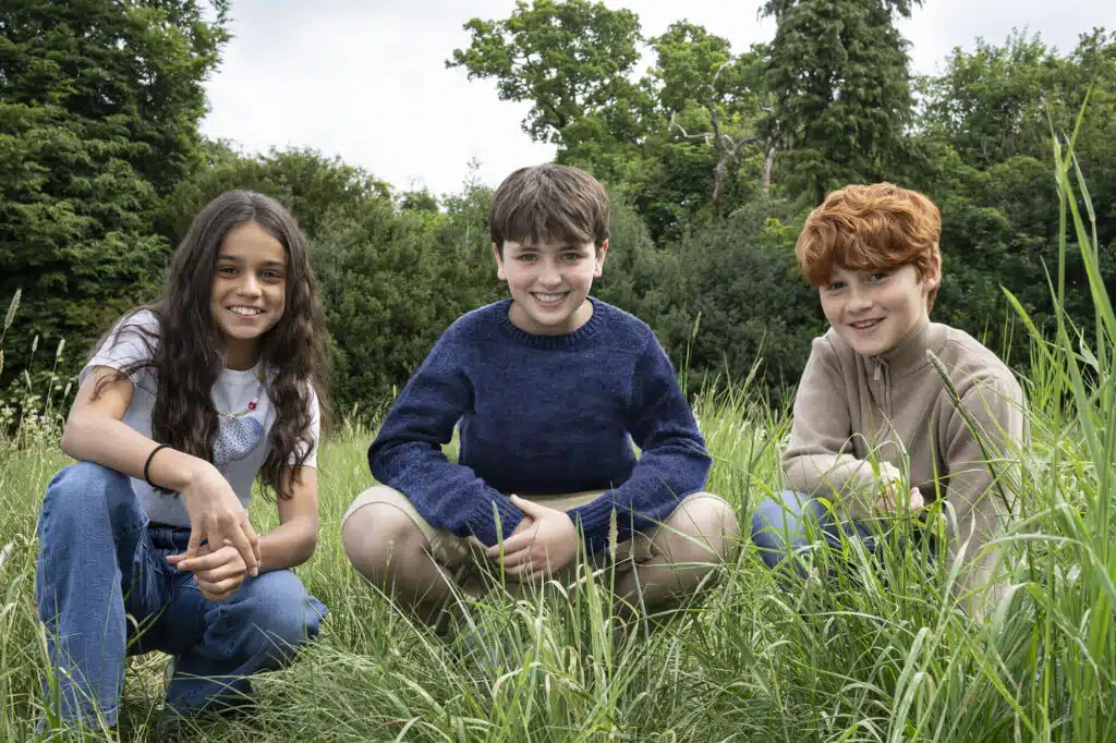 Harry Potter vuelve con una serie fiel a los libros: todo sobre el rodaje y el equipo 2 Hermione, Harry y Ron en la serie de Harry Potter