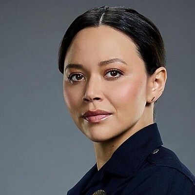 Así es el estilo de Melissa O’Neil cuando no interpreta a Lucy Chen