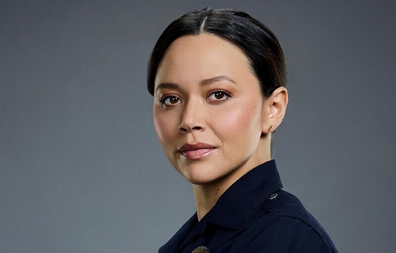 melissa oneil deslumbra mas alla de the rookie melissa oneil deslumbra mas alla de the rookie
