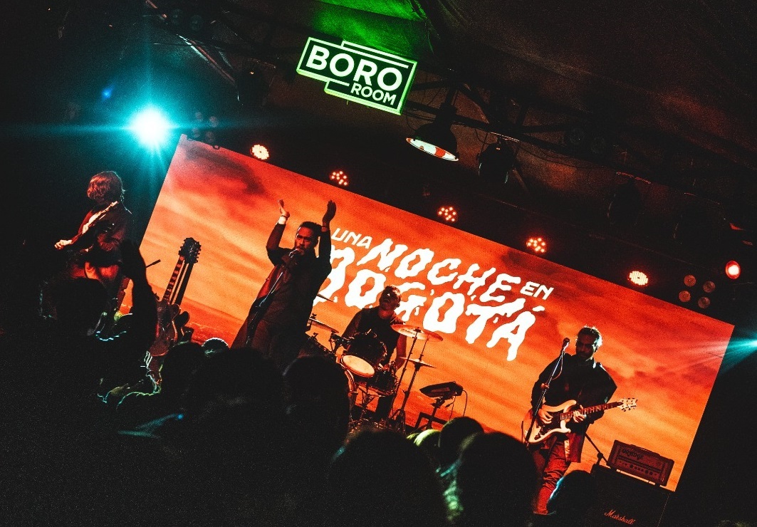 una noche en bogota lanza hacia mi un himno para corazones que ya no esperan una noche en bogota lanza hacia mi un himno para corazones que ya no esperan